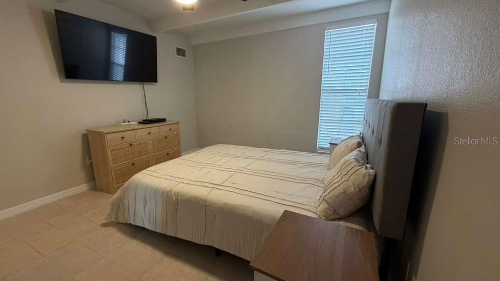LAKESHORE CLUB - Residential