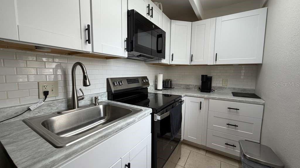 LAKESHORE CLUB - Residential