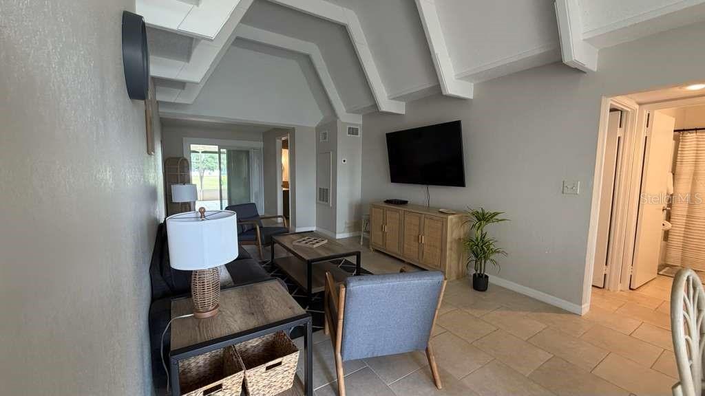 LAKESHORE CLUB - Residential