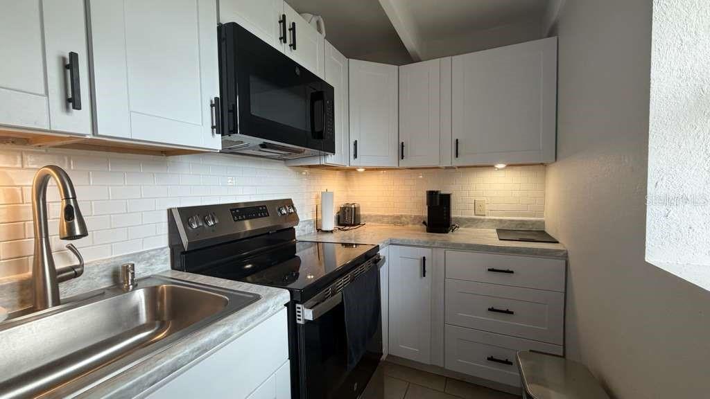 LAKESHORE CLUB - Residential