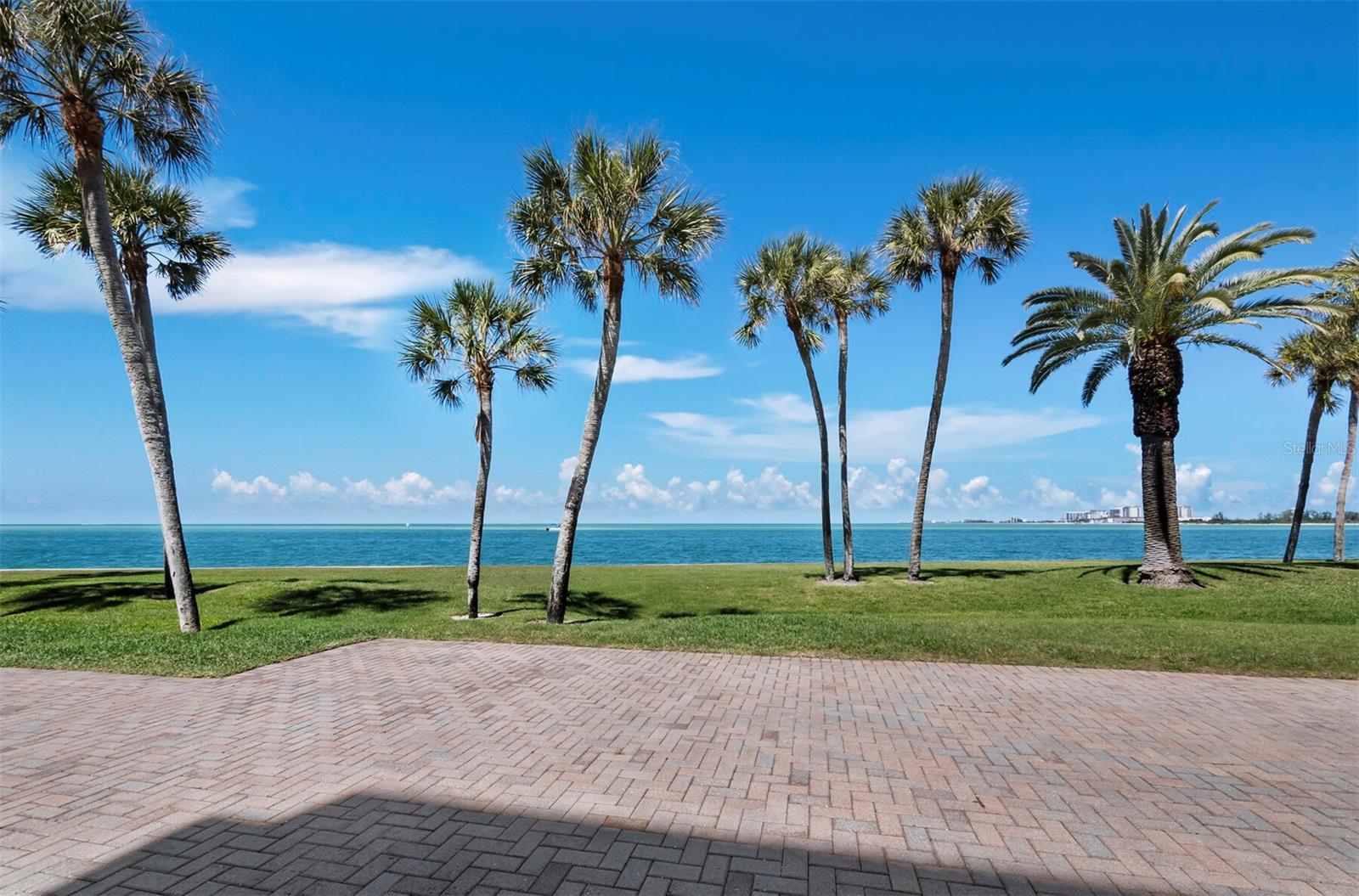 WINDWARD PASSAGE - Residential