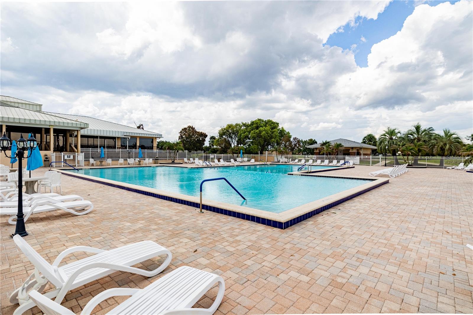VENTURA, OASIS 2 CONDO PH 3 - Residential