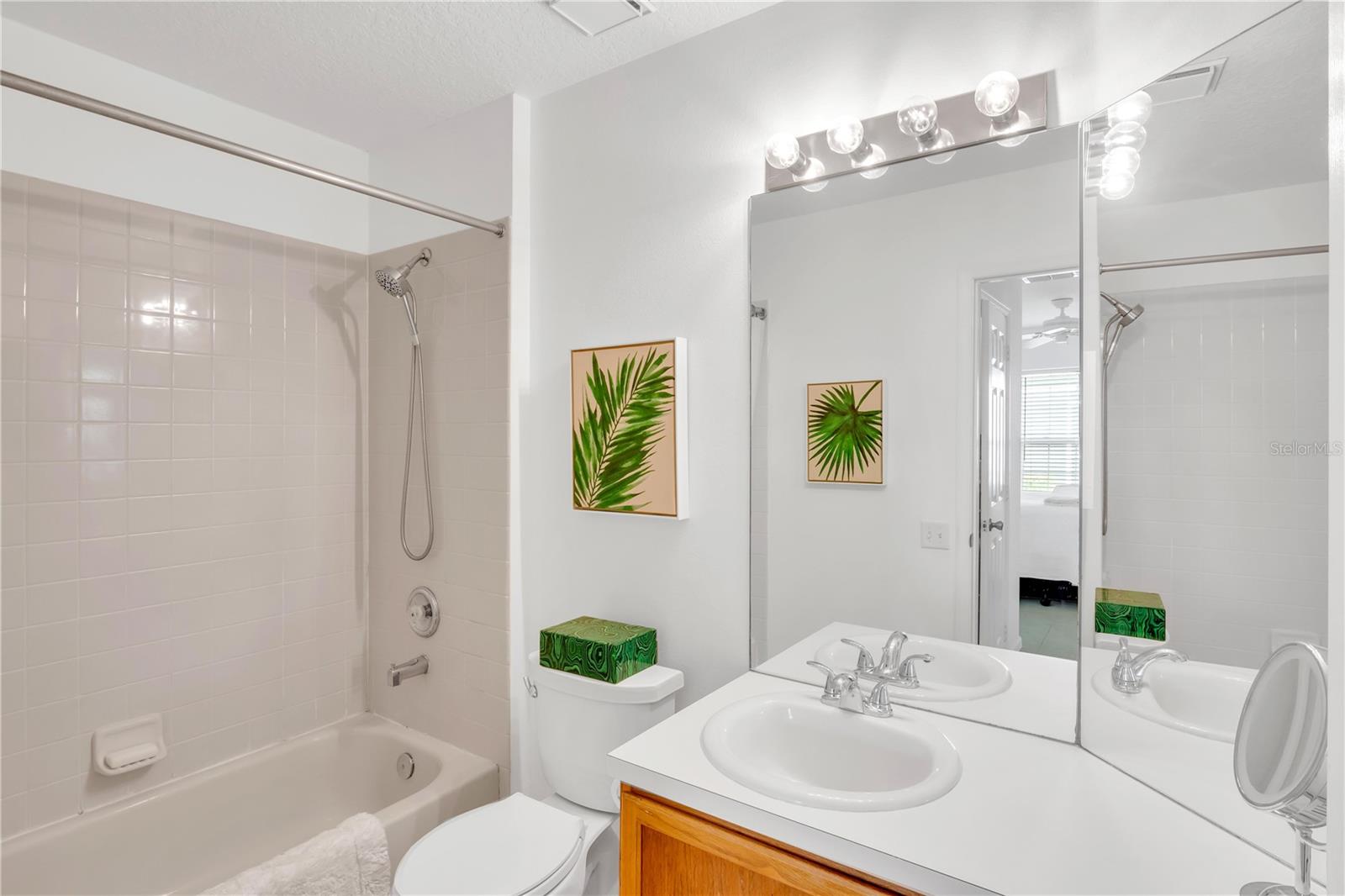 VENTURA, OASIS 2 CONDO PH 3 - Residential