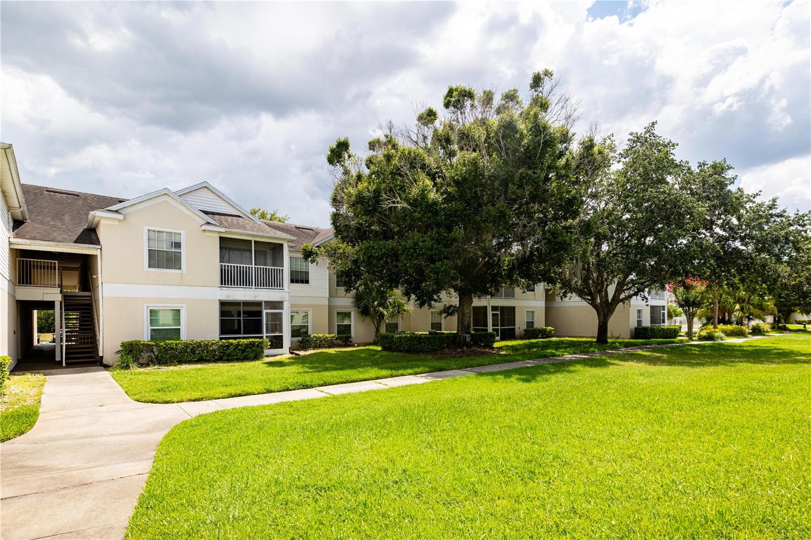 VENTURA, OASIS 2 CONDO PH 3 - Residential