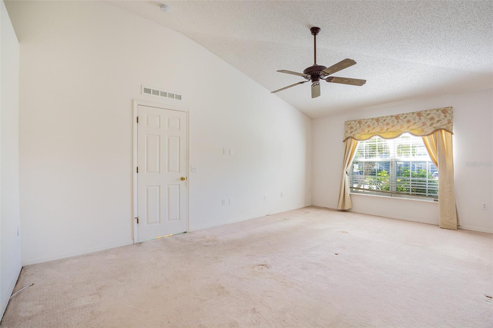 MINNEOLA PINE BLUFF PH 02 LT 98 PB 50 P - Residential