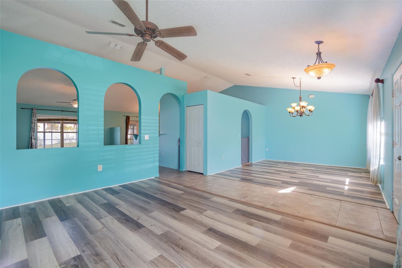 MINNEOLA PINE BLUFF PH 02 LT 98 PB 50 P - Residential