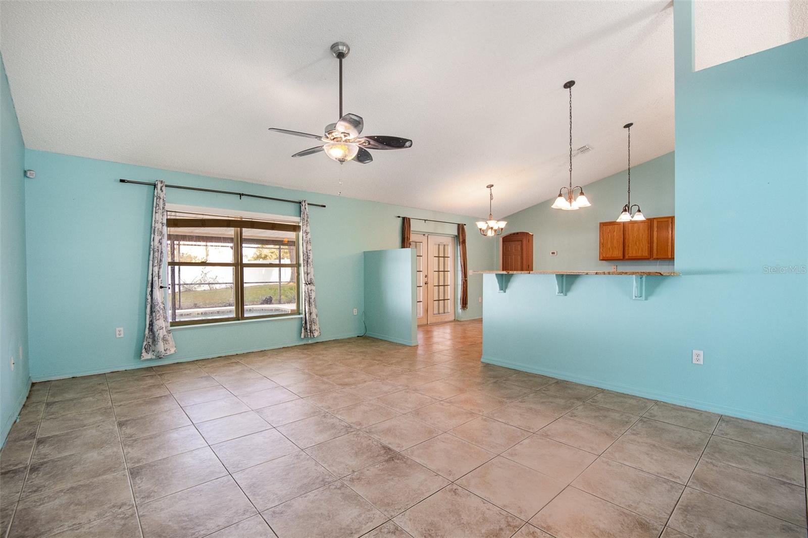 MINNEOLA PINE BLUFF PH 02 LT 98 PB 50 P - Residential