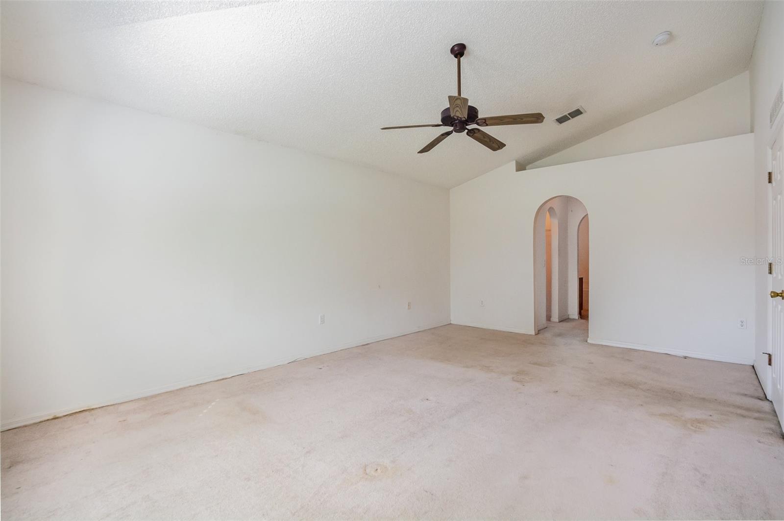 MINNEOLA PINE BLUFF PH 02 LT 98 PB 50 P - Residential