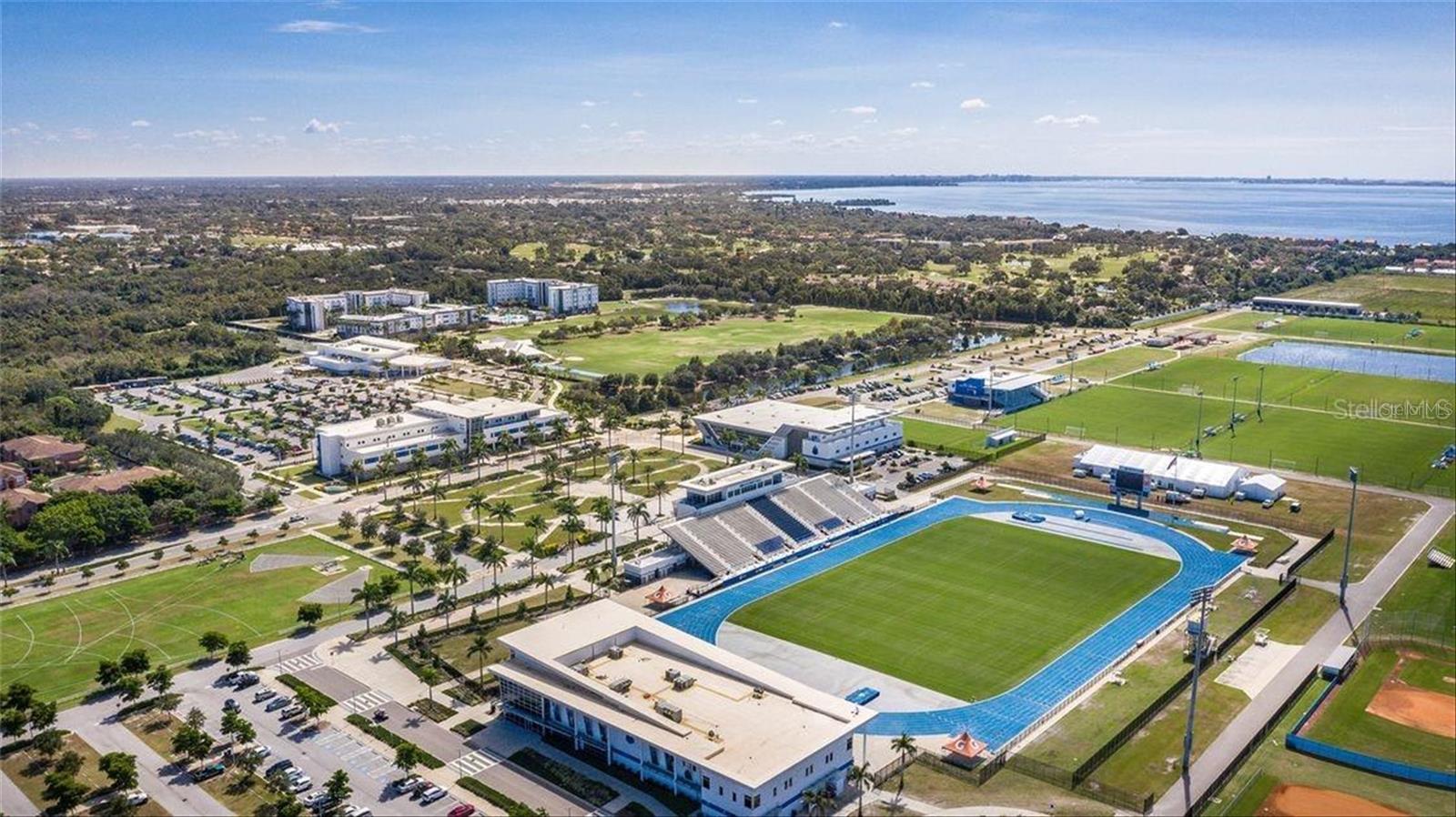 AQUA LAGOON - Residential