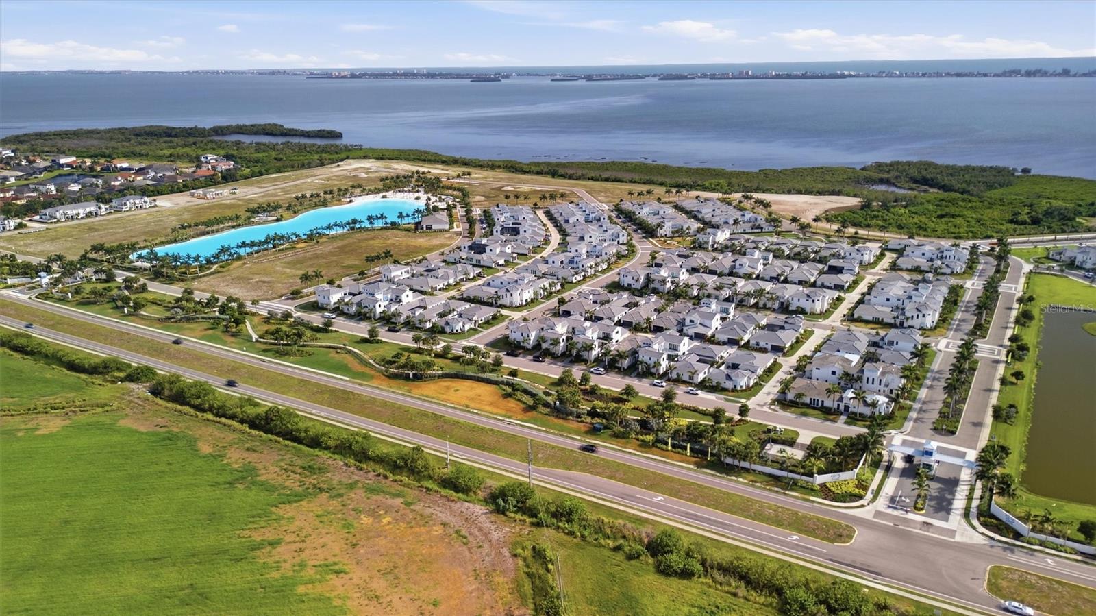 AQUA LAGOON - Residential