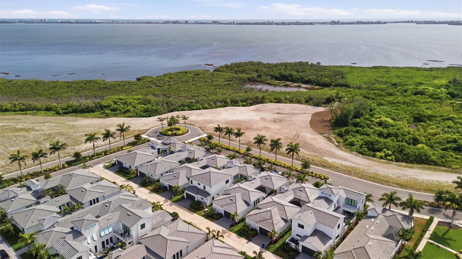 AQUA LAGOON - Residential