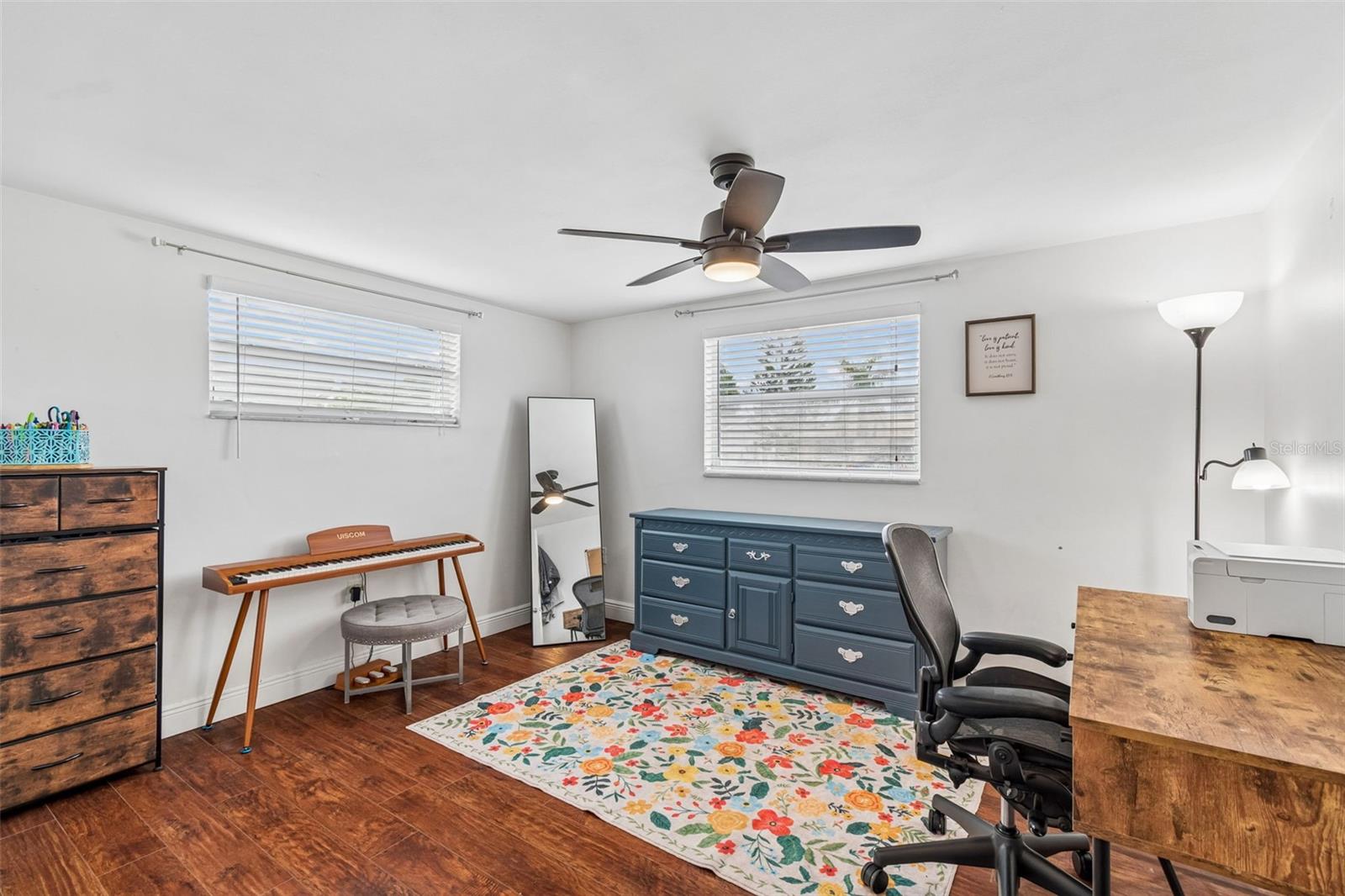 COLONIAL HILLS - Residential
