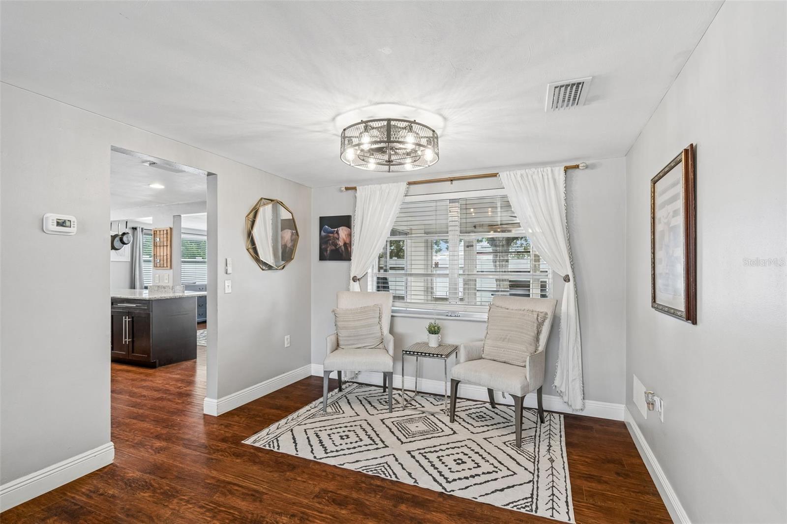 COLONIAL HILLS - Residential