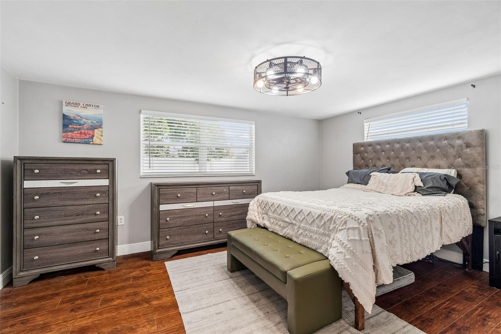 COLONIAL HILLS - Residential