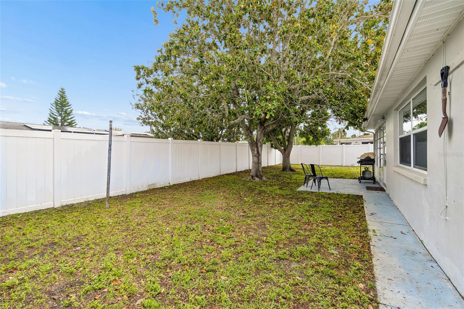 COLONIAL HILLS - Residential