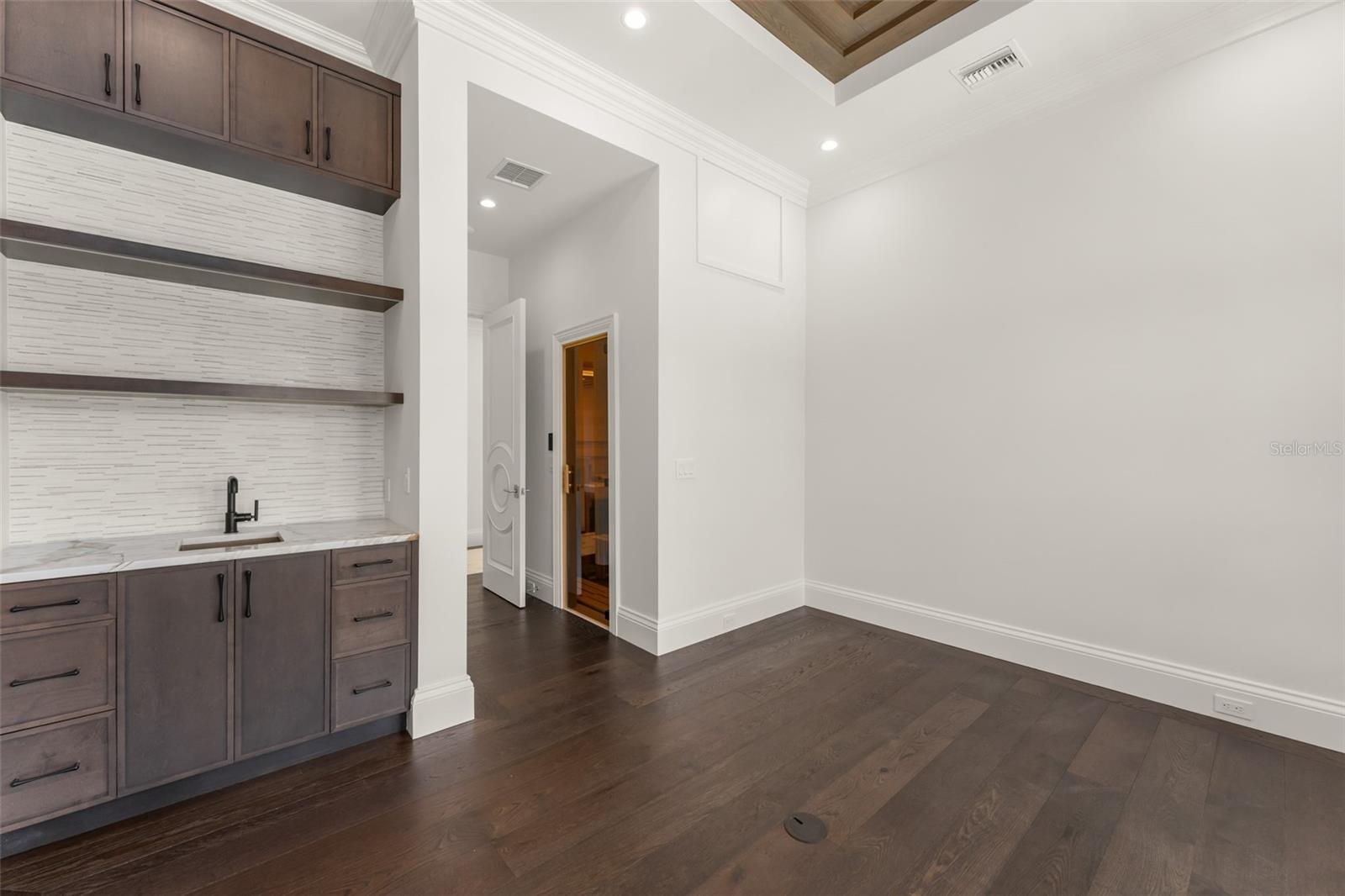 LAKE DOWN POINTE 50 42 - Residential