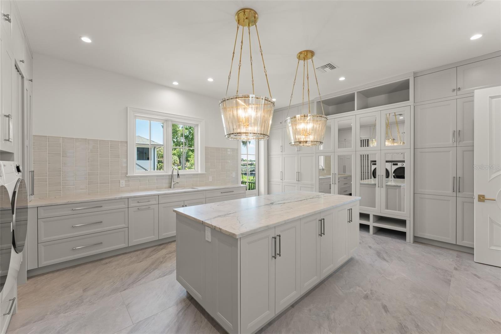 LAKE DOWN POINTE 50 42 - Residential
