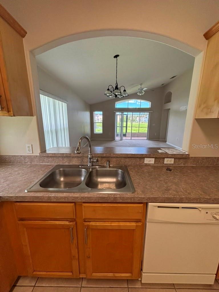 VISTA LAKES VILLAGES N-4 & N-5 - Residential Lease