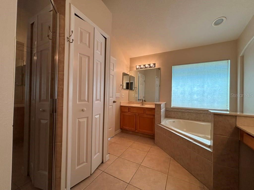 VISTA LAKES VILLAGES N-4 & N-5 - Residential Lease