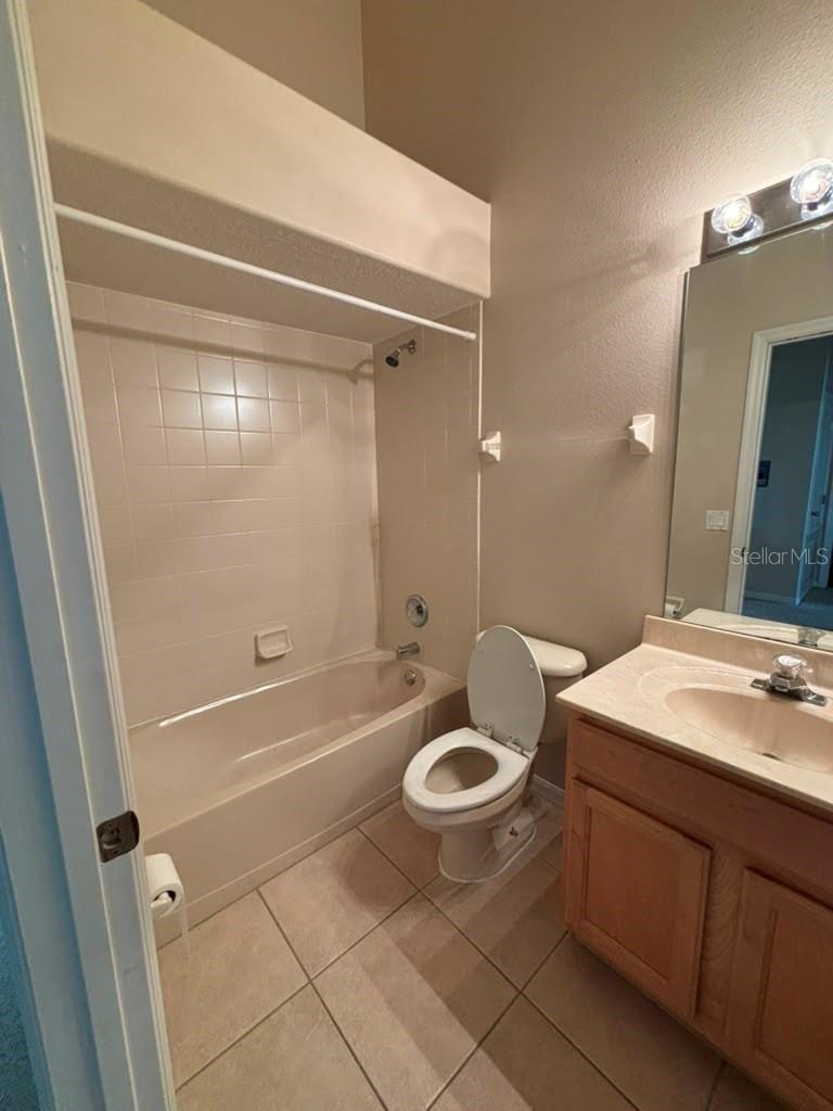 VISTA LAKES VILLAGES N-4 & N-5 - Residential Lease