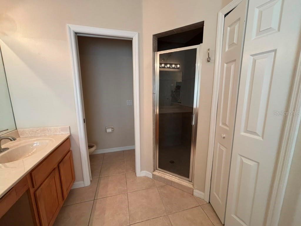 VISTA LAKES VILLAGES N-4 & N-5 - Residential Lease