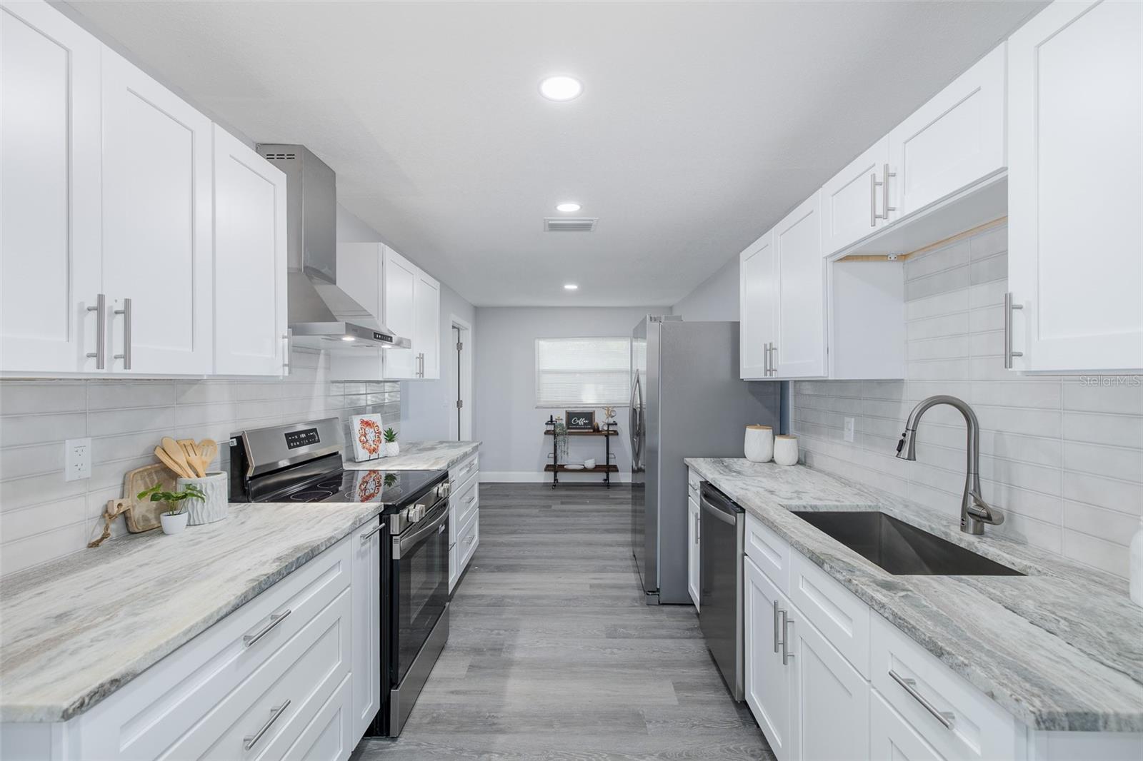 HARBOR PALMS-UNIT TWO - Residential