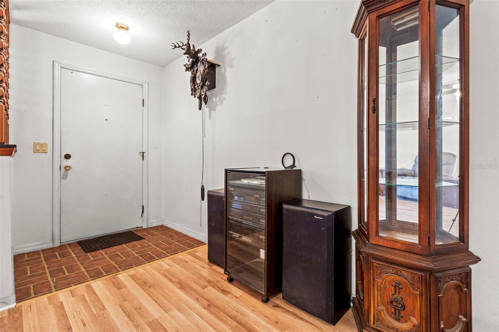 DERBY OAKS - Residential