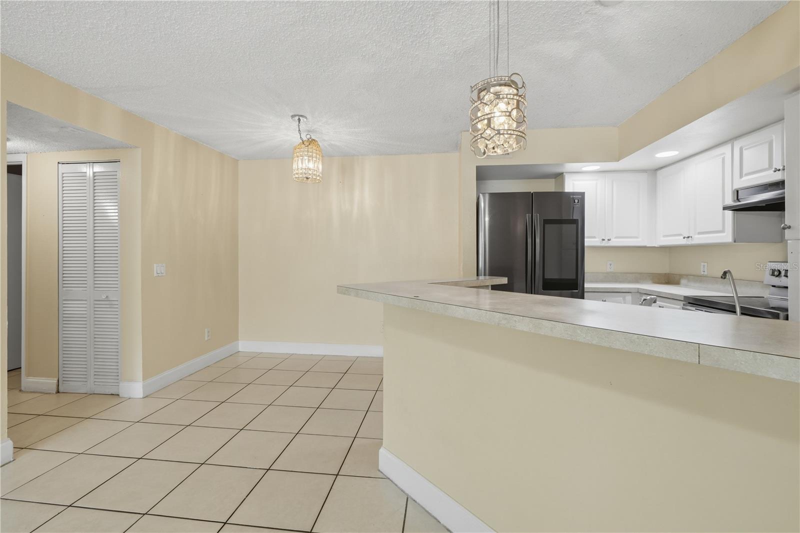 VENETIAN PLACE - Residential