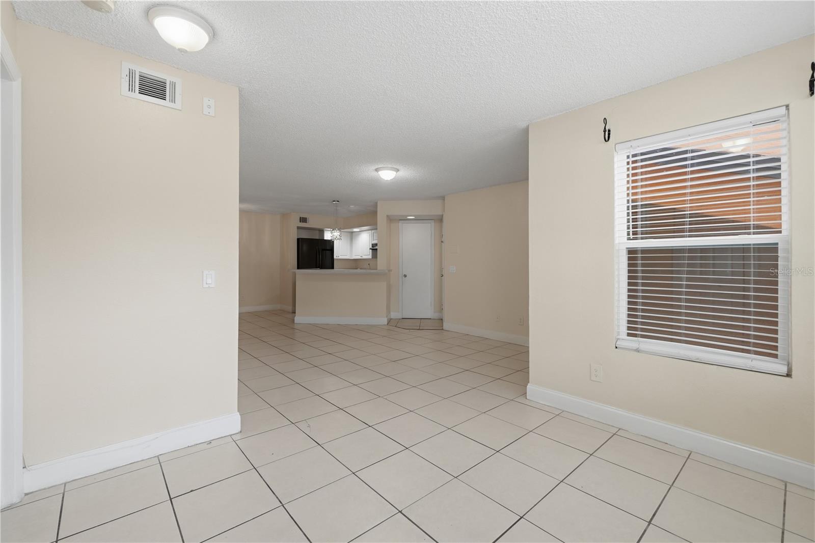 VENETIAN PLACE - Residential