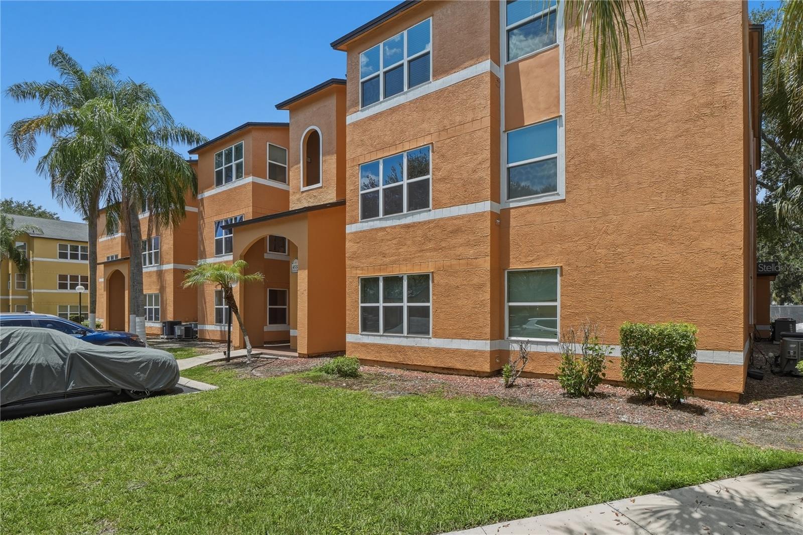 VENETIAN PLACE - Residential