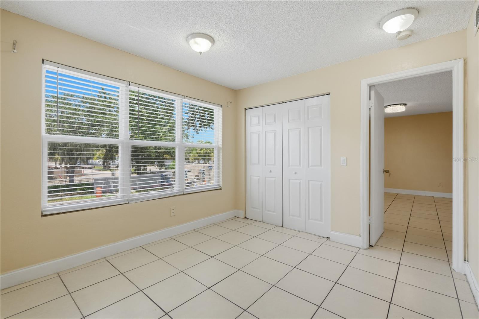 VENETIAN PLACE - Residential