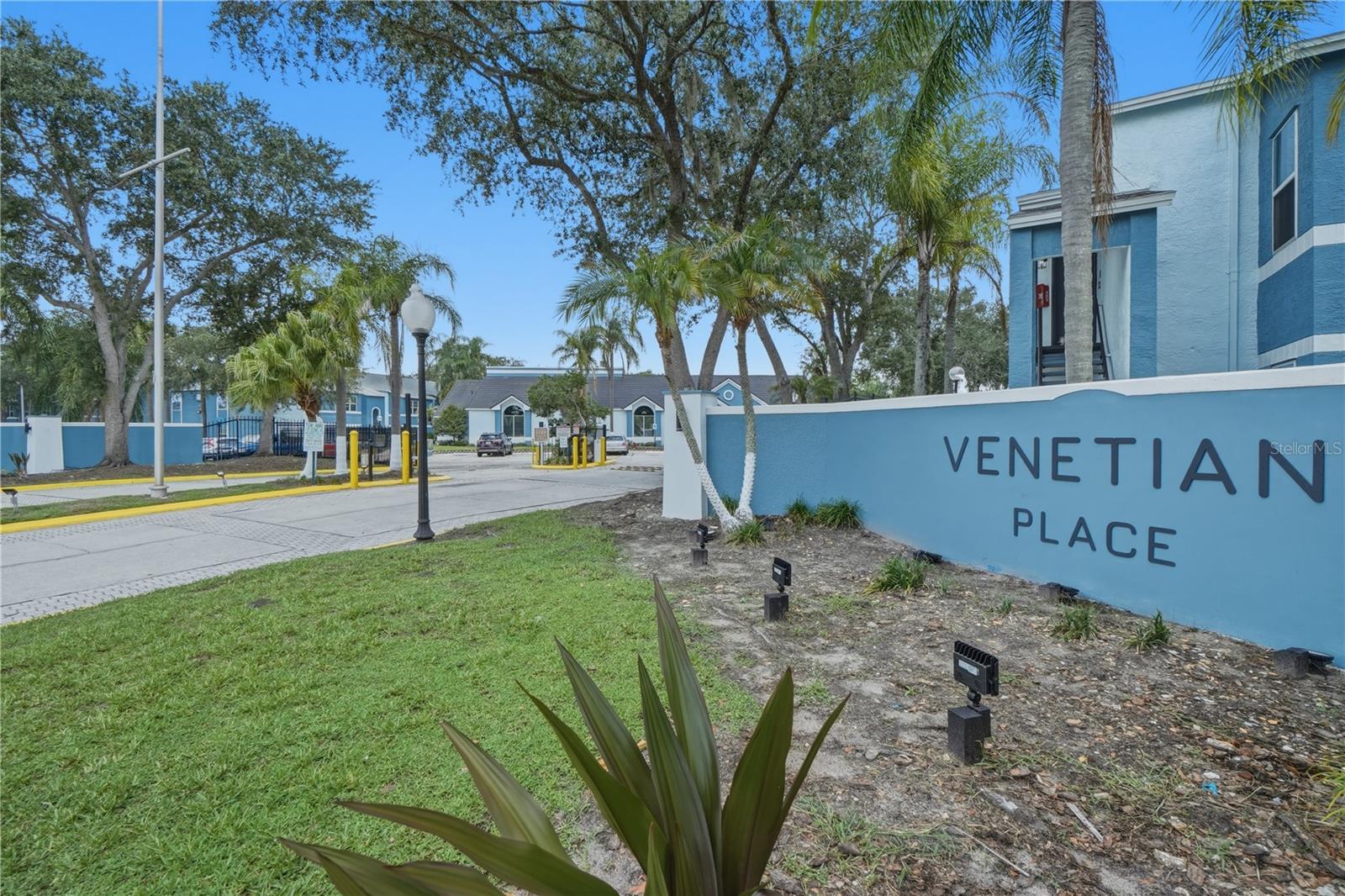 VENETIAN PLACE - Residential