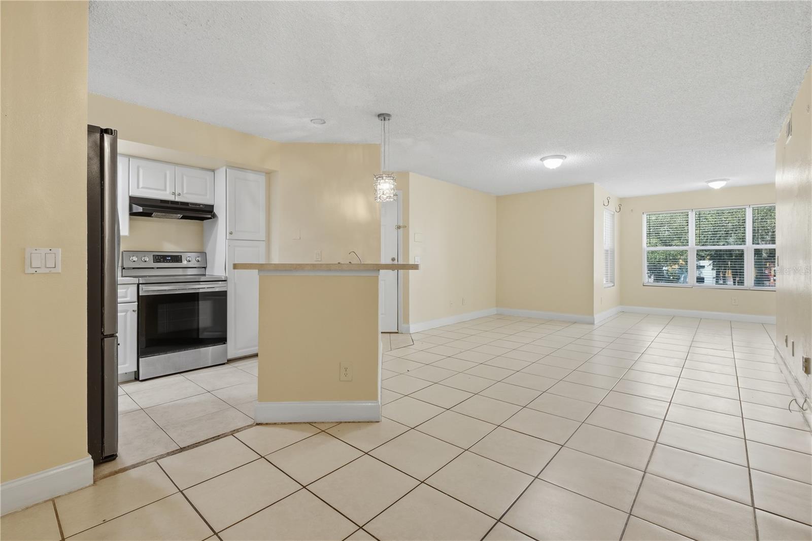 VENETIAN PLACE - Residential