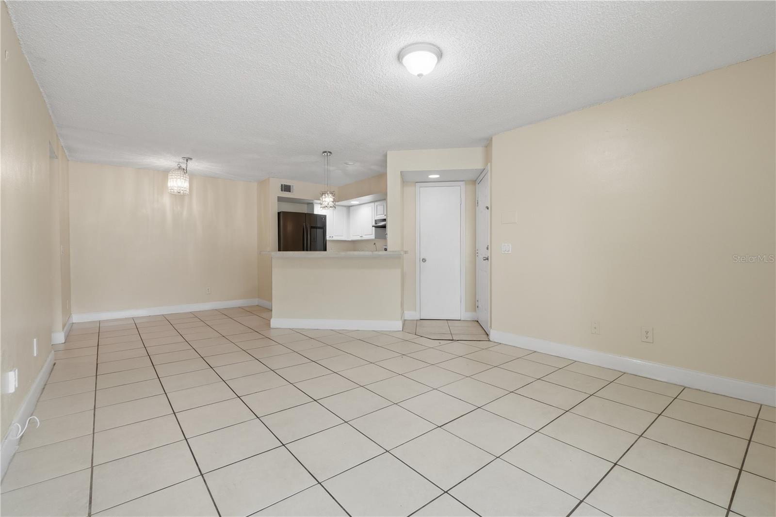VENETIAN PLACE - Residential