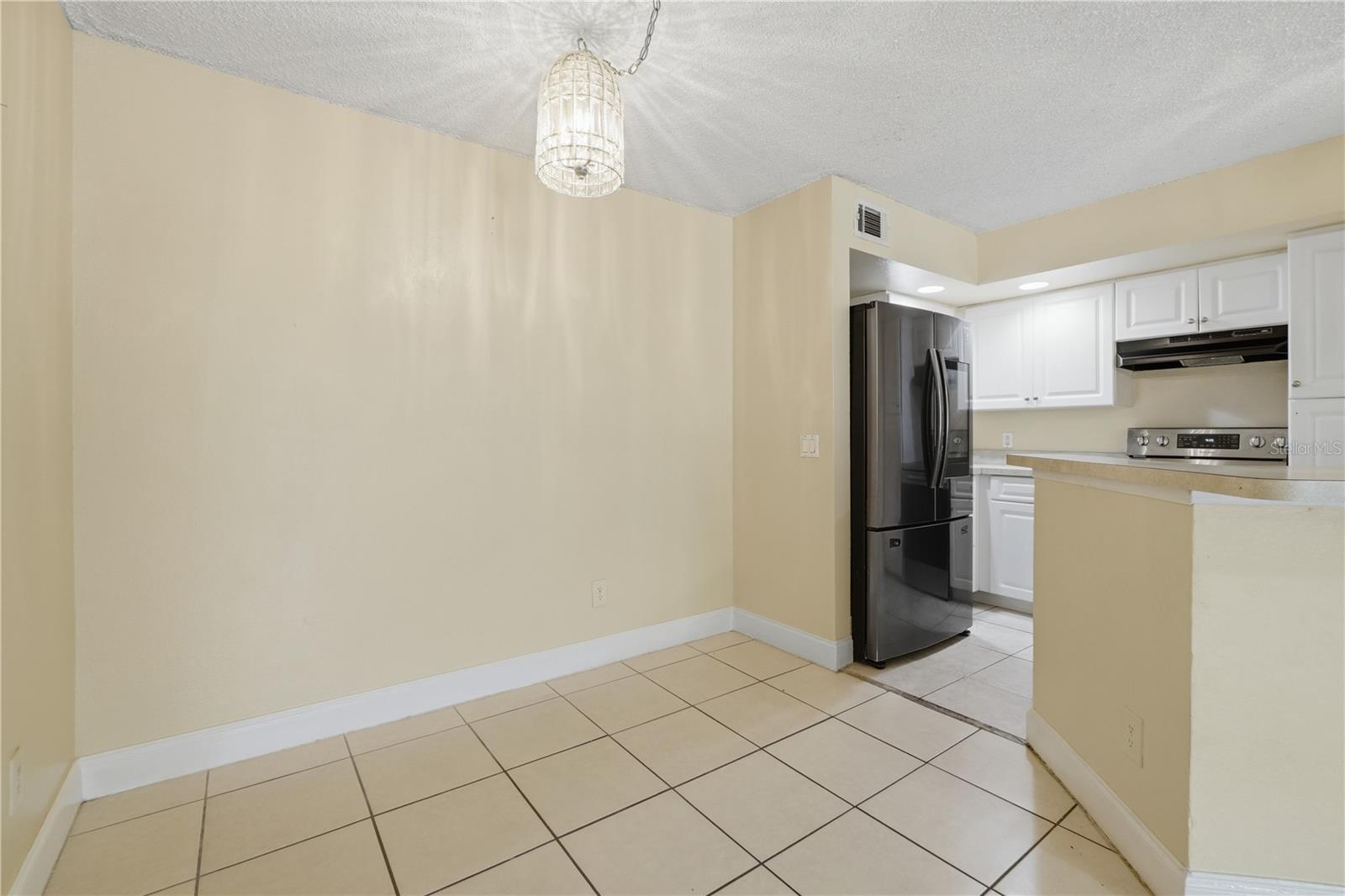 VENETIAN PLACE - Residential