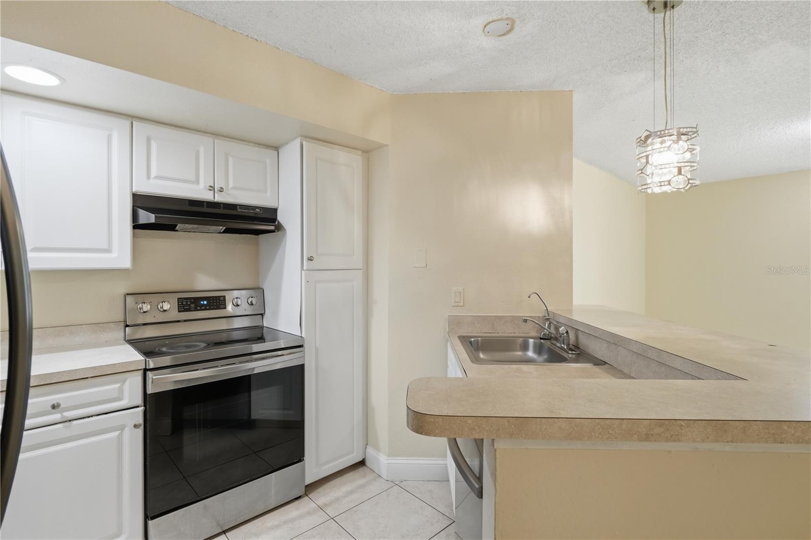 VENETIAN PLACE - Residential