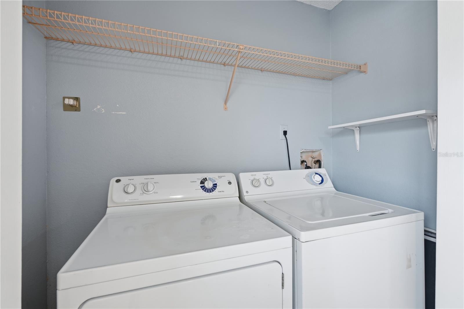 VENETIAN PLACE - Residential