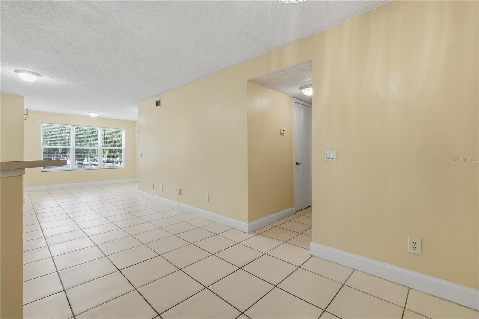VENETIAN PLACE - Residential