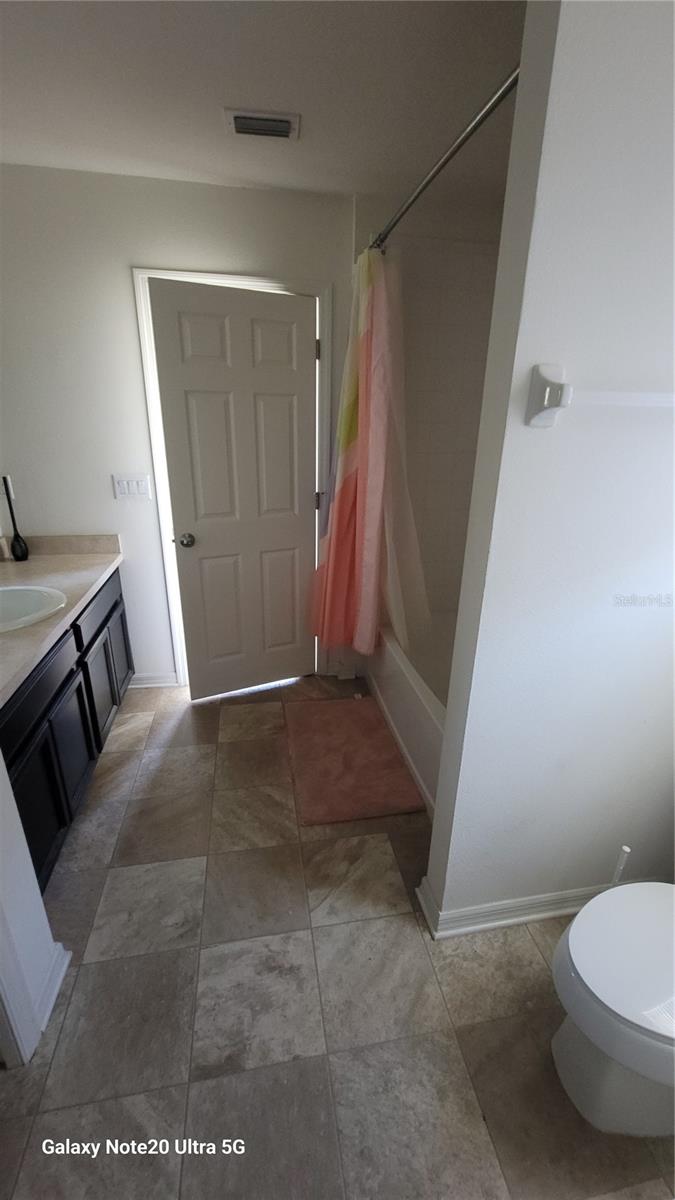 OAK CREEK 02 UNIT 2A - Residential Lease