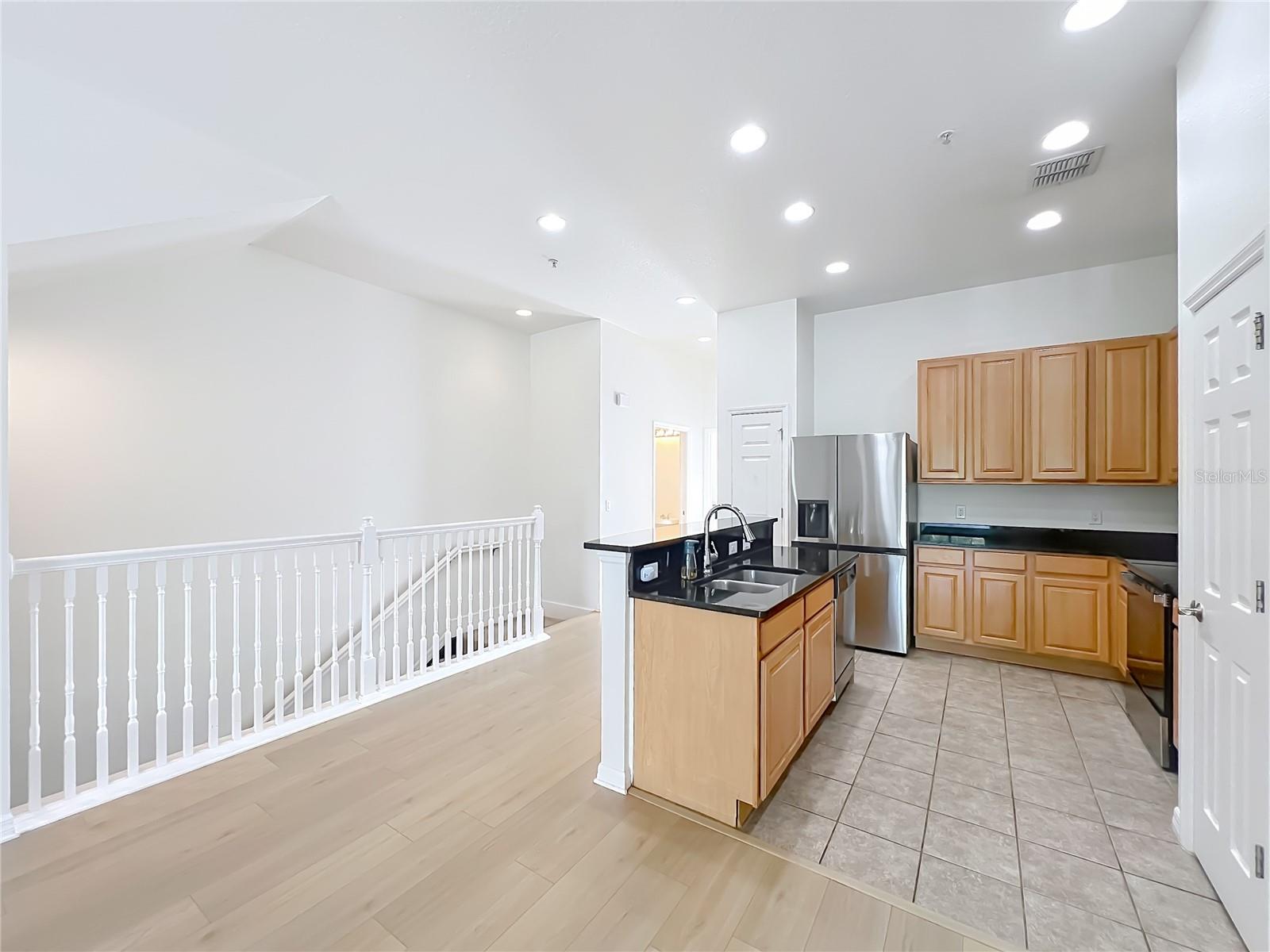 AVALON PARK LIVE/WORK UNS - Residential Lease