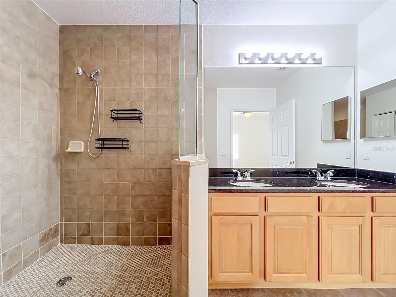 AVALON PARK LIVE/WORK UNS - Residential Lease