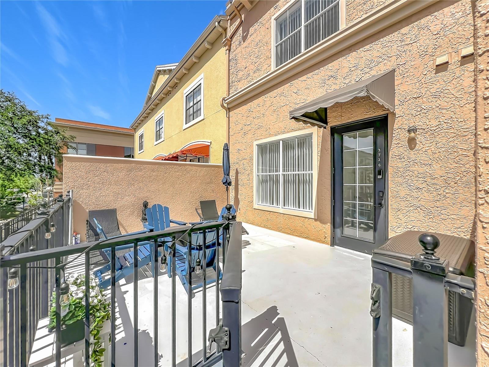AVALON PARK LIVE/WORK UNS - Residential Lease