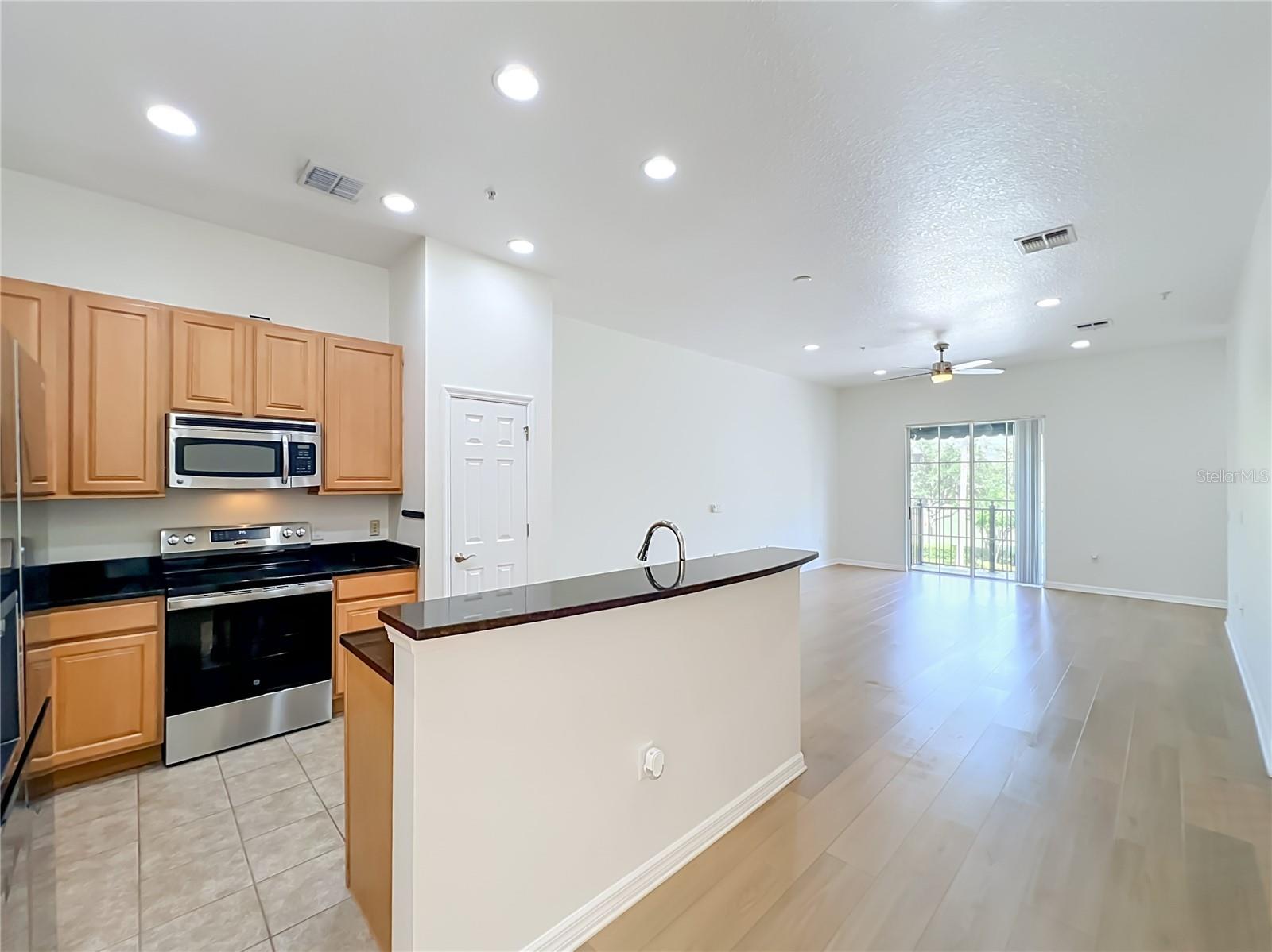 AVALON PARK LIVE/WORK UNS - Residential Lease