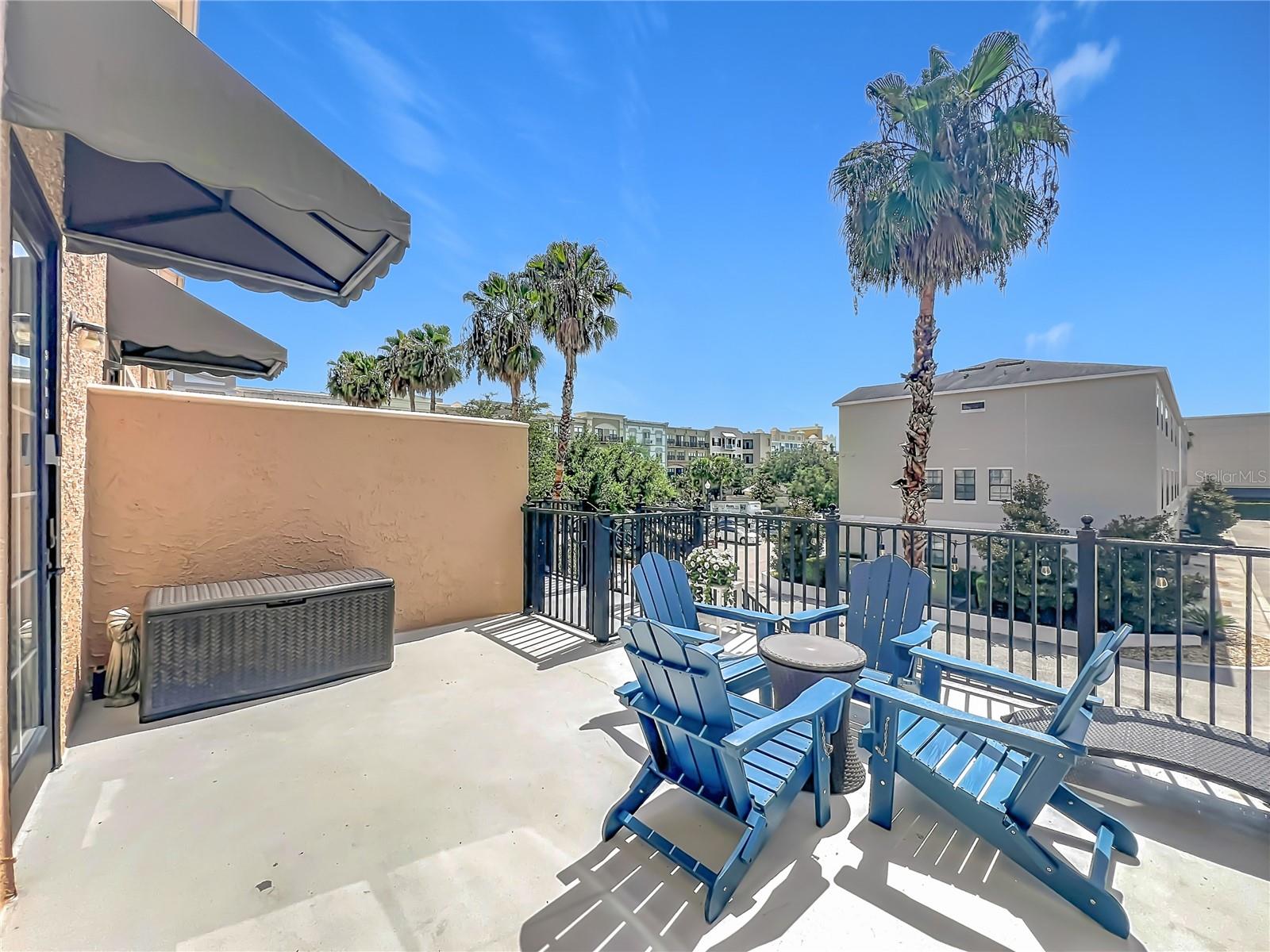 AVALON PARK LIVE/WORK UNS - Residential Lease