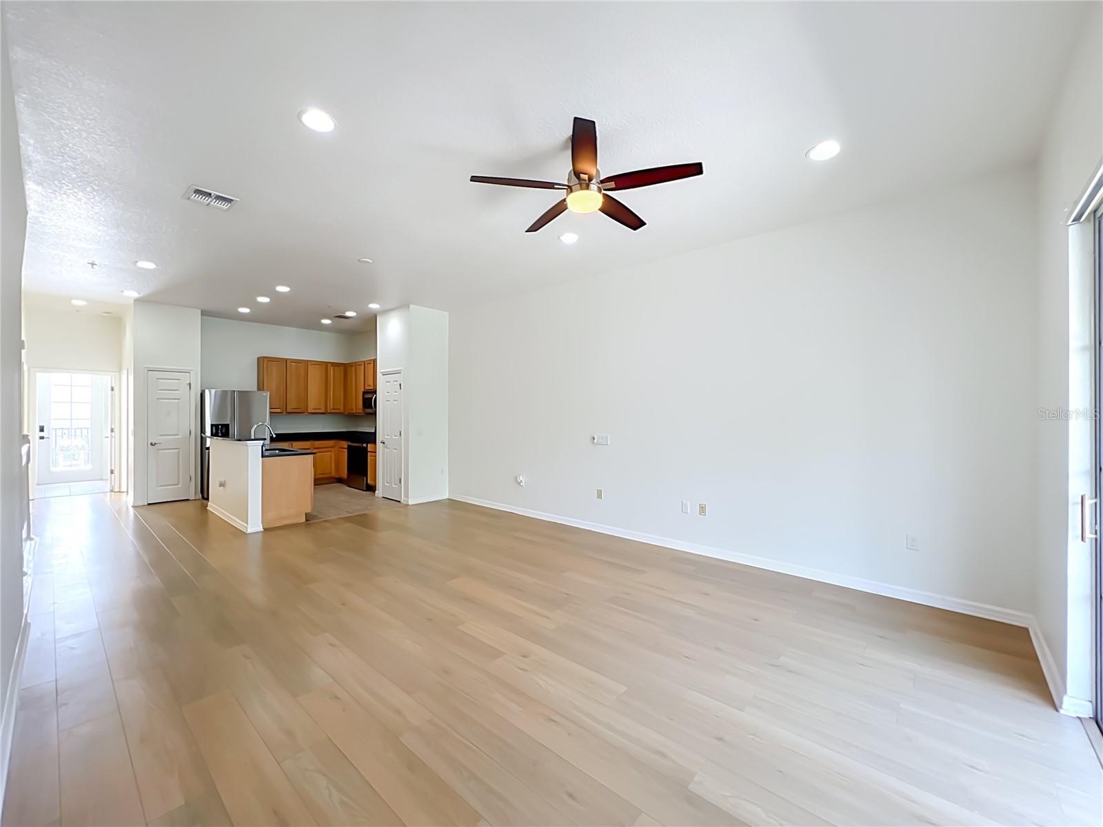 AVALON PARK LIVE/WORK UNS - Residential Lease