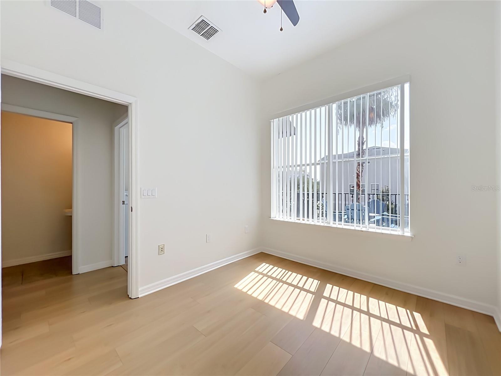 AVALON PARK LIVE/WORK UNS - Residential Lease