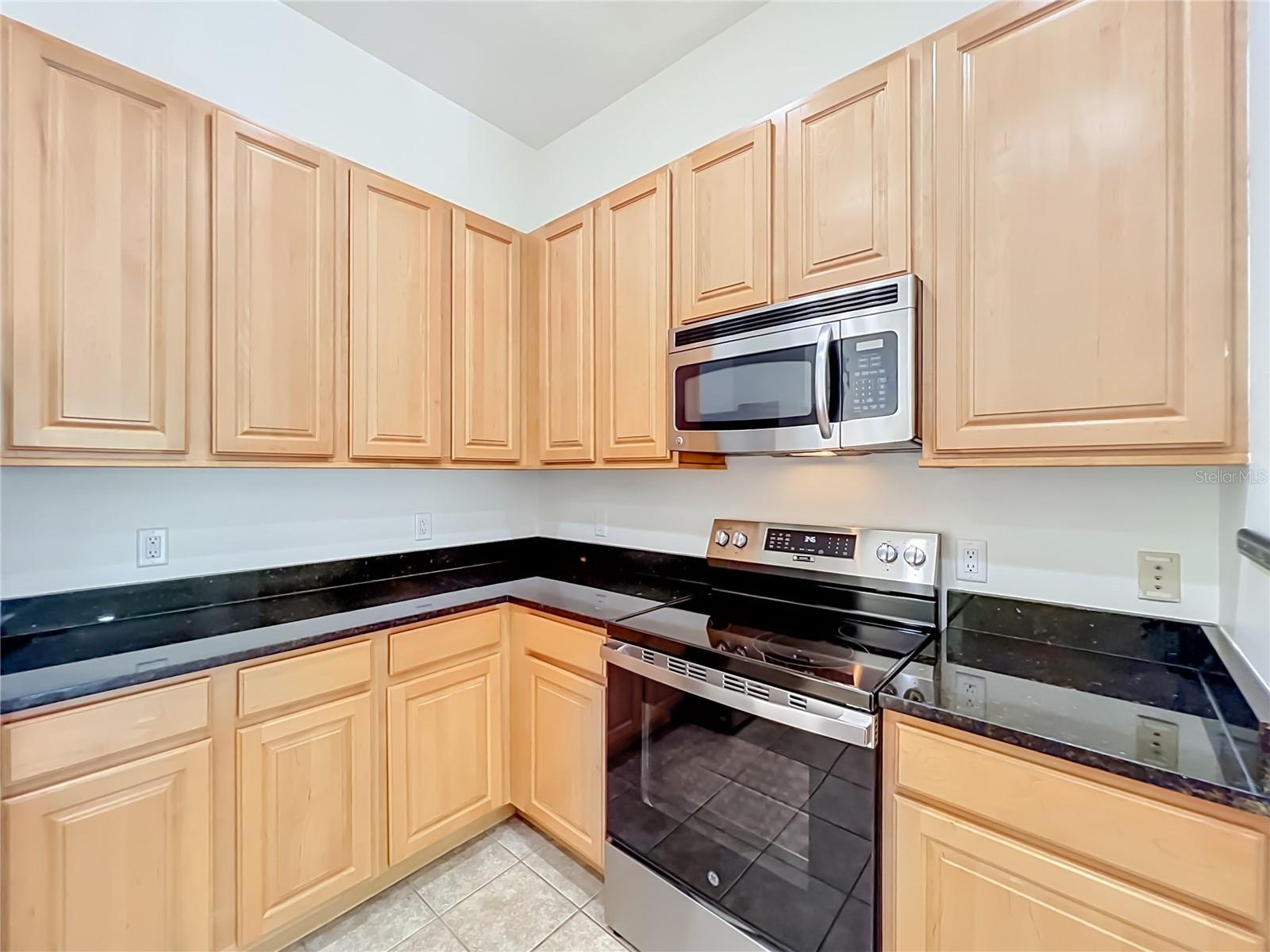 AVALON PARK LIVE/WORK UNS - Residential Lease