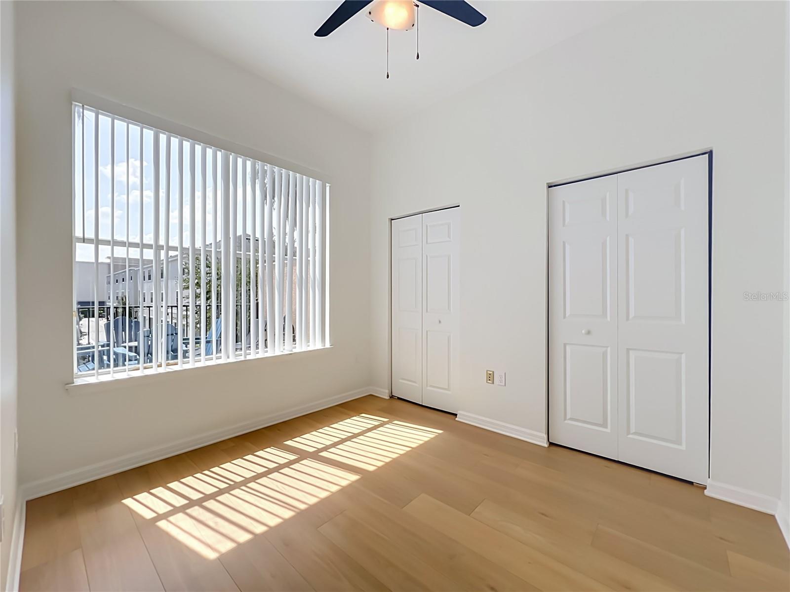 AVALON PARK LIVE/WORK UNS - Residential Lease
