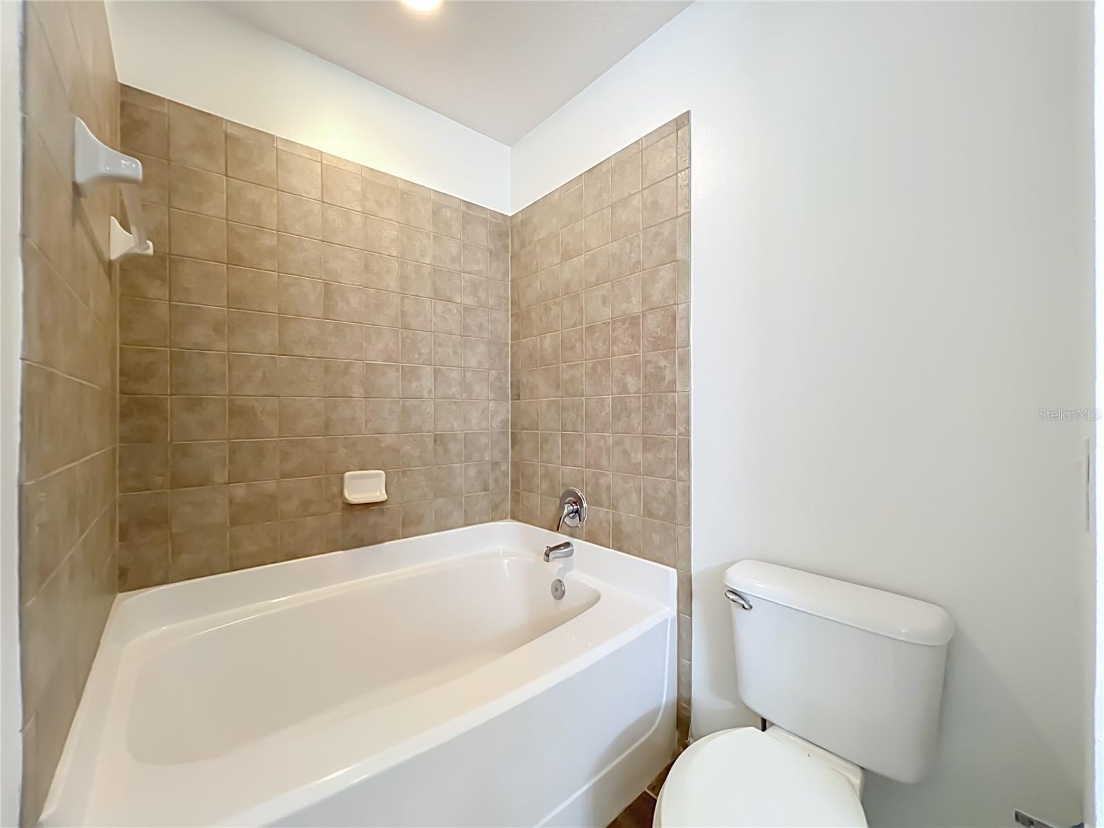 AVALON PARK LIVE/WORK UNS - Residential Lease