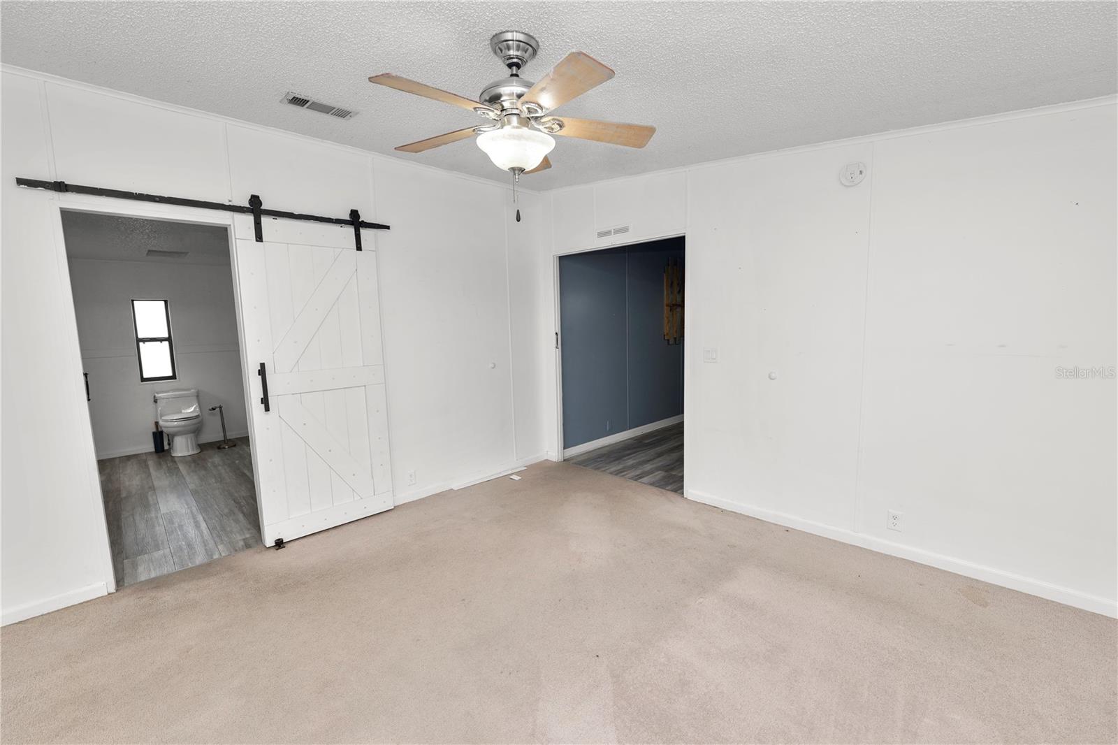 COUNTRY KNOLL - Residential